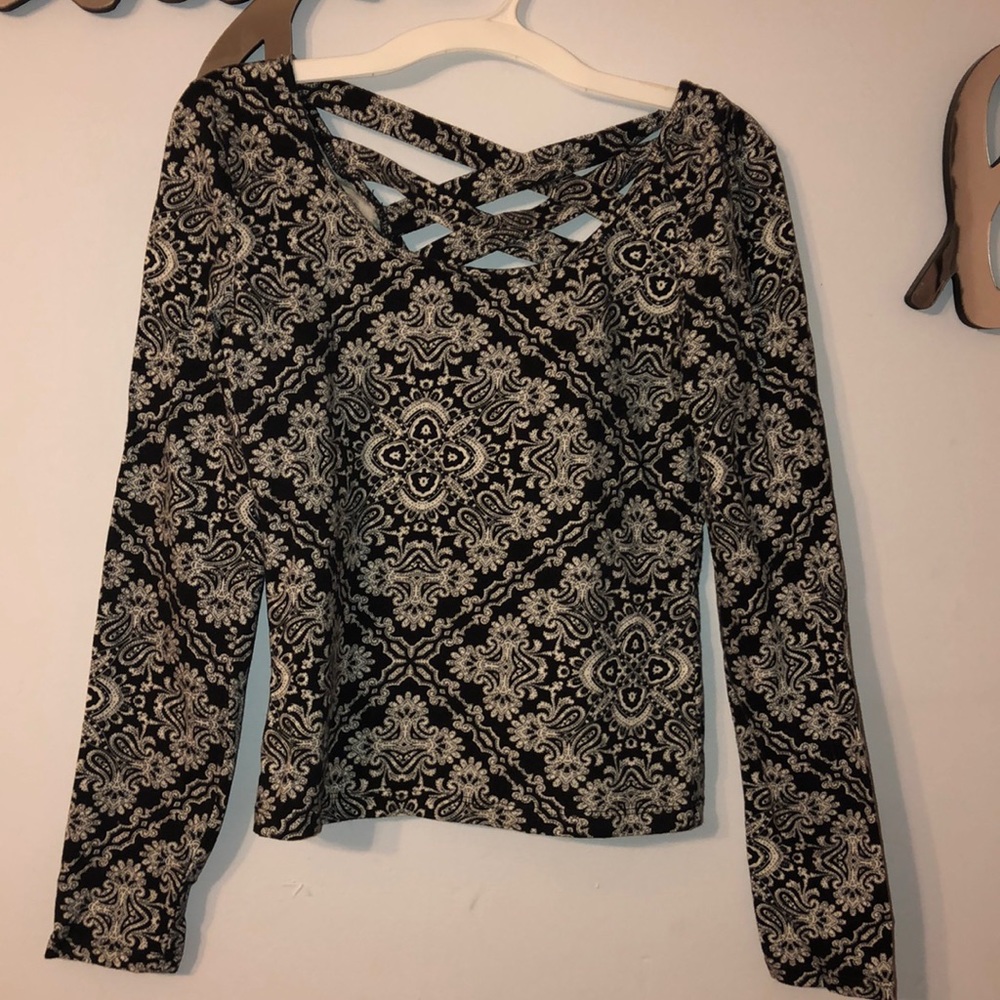 Black and White Patterned Long Sleeve Top